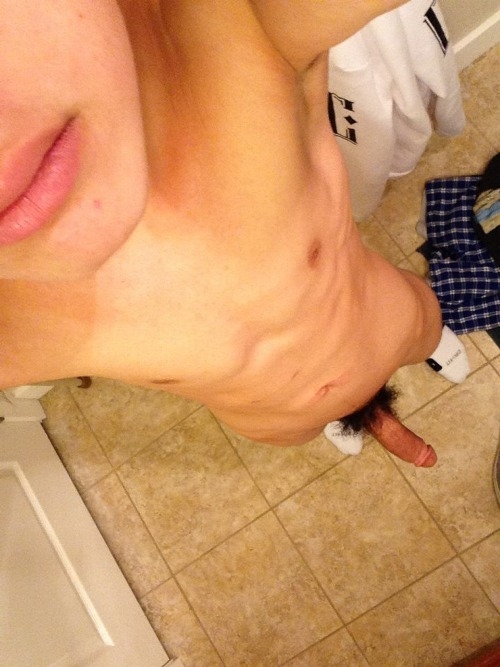 18 y.o. Nicholas Sexting Pics